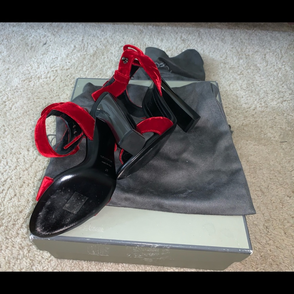Red sandals - Picture 3 of 4
